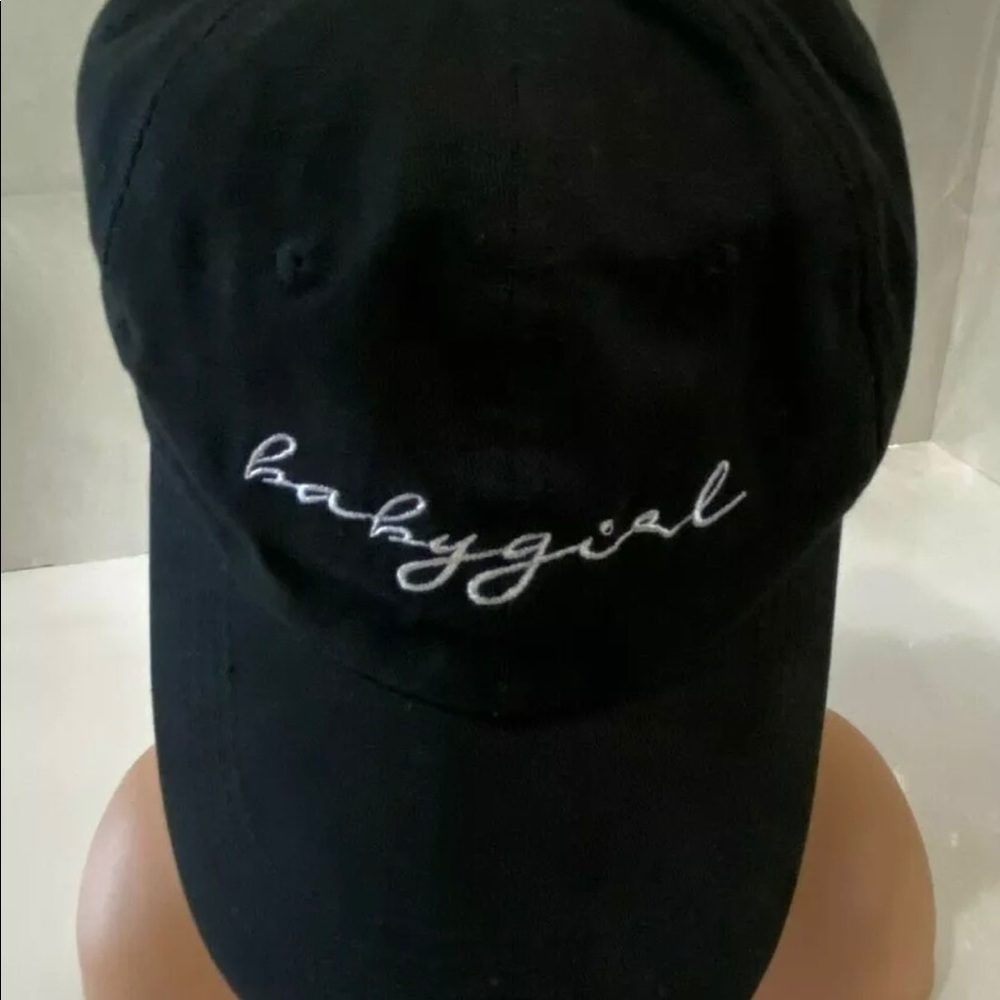 “BABYGIRL" Strapback Baseball Cap by RUE 21  BLACK Adjustable  EUC